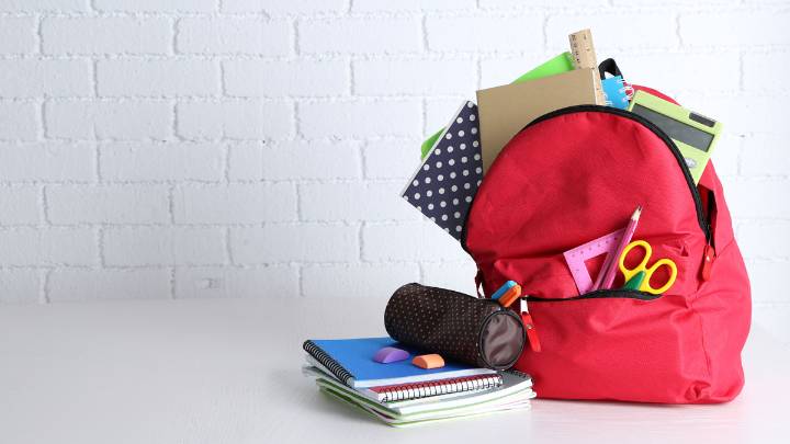 Distribuirán mochilas y útiles escolares a familias de Hayward