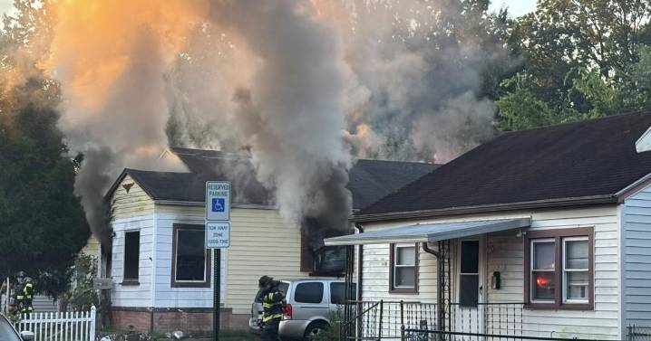 Crews called to Thursday morning house fire in Evansville