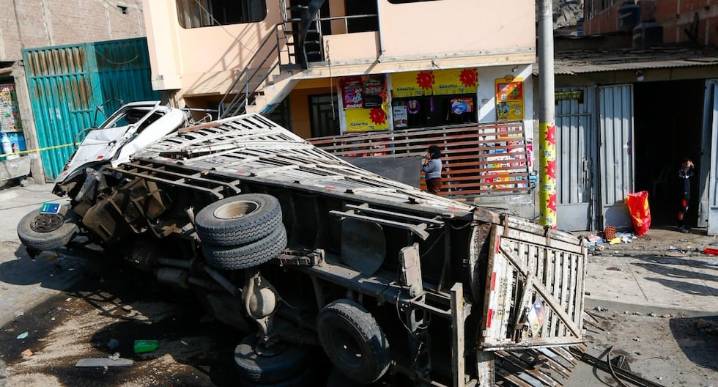 Comas: Fiscalía investiga a chofer de camión por accidente en Pasamayito que dejó tres muertos 