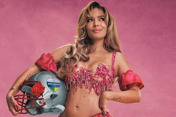Karol G encabezará el primer halftime show de la NFL transmitido por YouTube