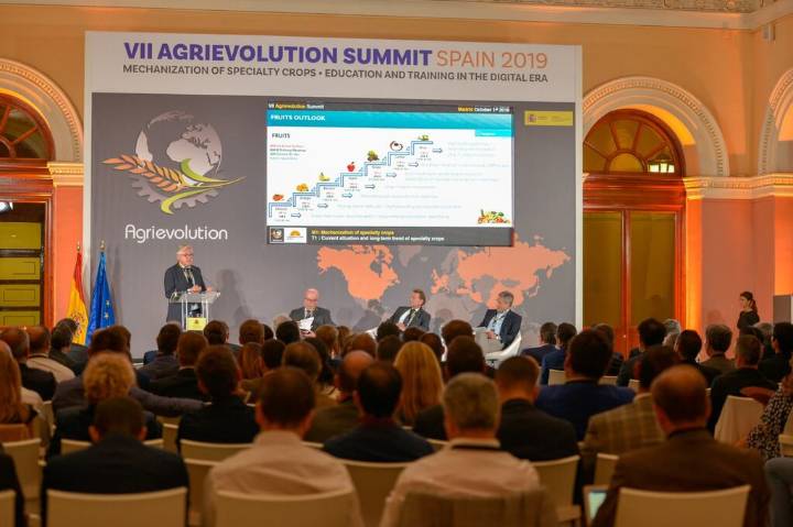 Buenos Aires, escenario del debate de la maquinaria agrícola internacional