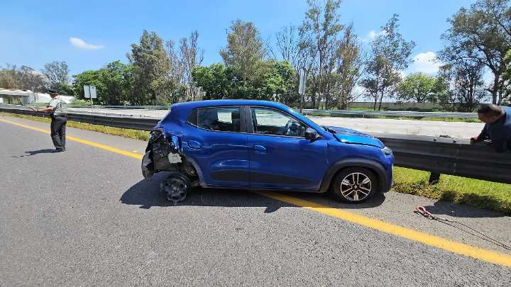 Tráiler provocó accidente y escapó del sitio