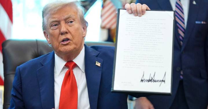 Feds charge man who burned U.S. flag outside White House in protest of Trump's executive order