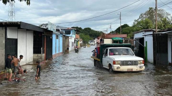 El Orinoco a menos de 14 centímetros de la alerta roja en el estado Bolívar