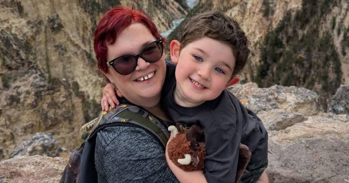 'I spotted symptom of rare cancer doing face mask - I lost my eye but friends saved my life'