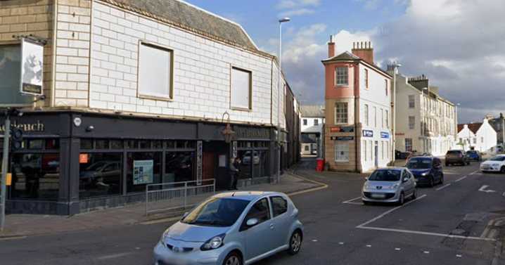 Busy Midlothian road closed as emergency services race to crash in 'ongoing incident'
