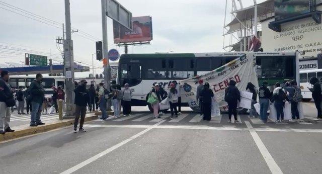 Denuncian normalistas irregularidades en examen de admisión en Oaxaca
