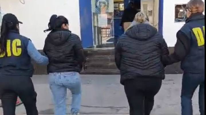 Detuvieron a dos “viudas negras” acusadas de extorsionar a un hombre con un video íntimo