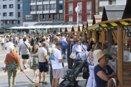 El cuero, la cerámica y la plata se llevan la palma en el Mercadín de la Sidra de Gijón