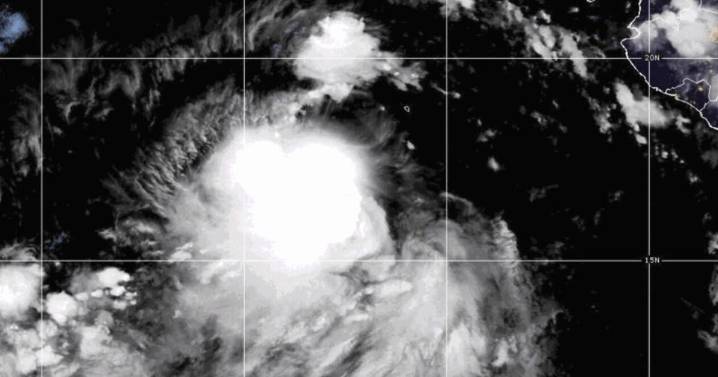 Las tormentas tropicales Juliette y Fernand avanzan sobre aguas abiertas en diferentes océanos