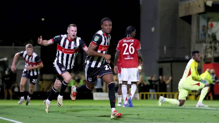 Man United humiliated in penalty shootout loss to 4th-division team Grimsby Town in League Cup