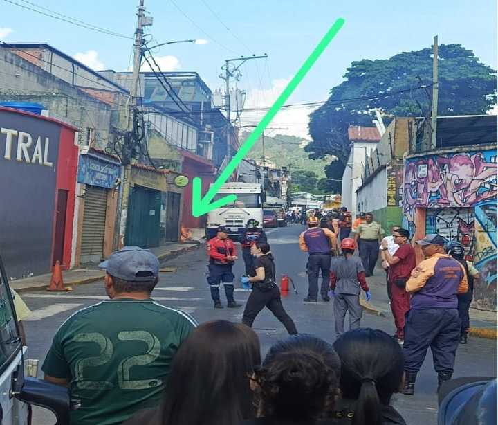 Tragedia en Baruta: murieron electrocutados abuela y nieto tras caída de...