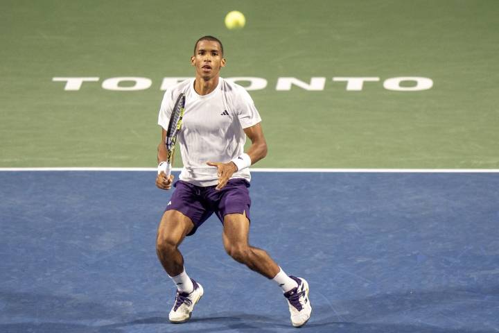 Canada's Auger-Aliassime advances to fourth round at Cincinnati Open