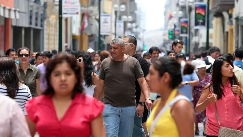 Tras 5 años, poder adquisitivo vuelve a niveles prepandemia, afirma IPE: Perú, entre los últimos en la región