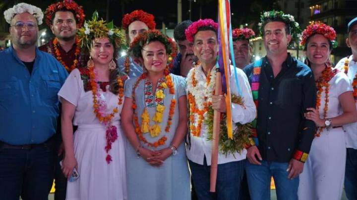 Trío La Nueva Dinastía cierra el primer festival de Pueblos Originarios en Huejutla