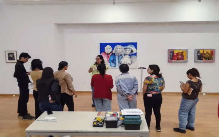 Obras que exploran la figura humana llegan a la sala Gladys Meneses