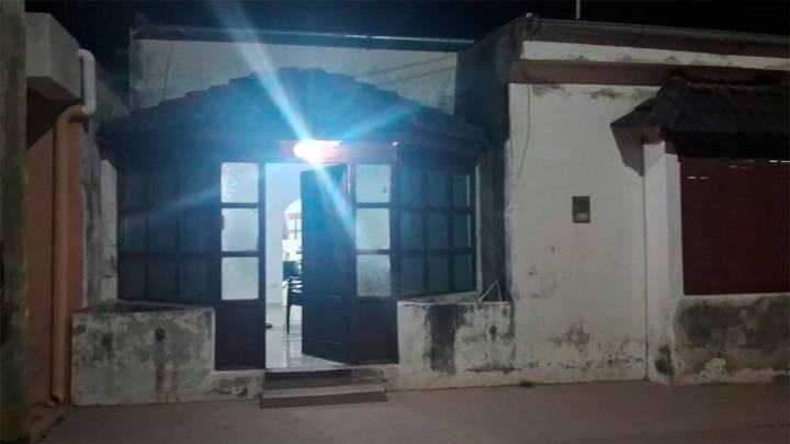 Violento robo en Añatuya: delincuentes forzaron un garaje y escaparon con electrodomésticos