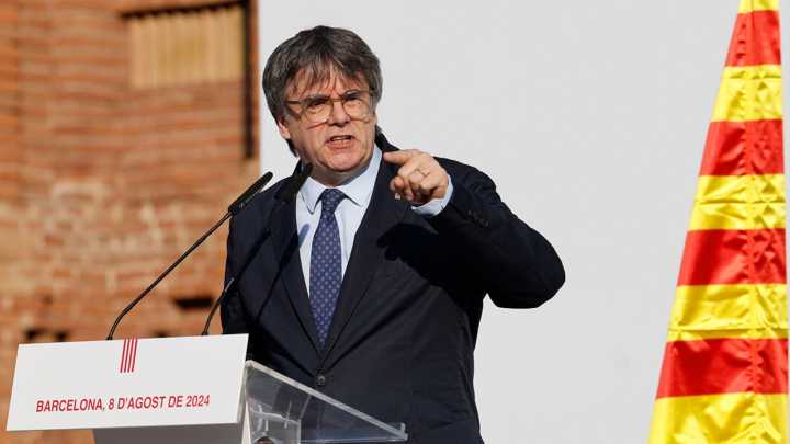 Los Mossos d'Esquadra levantan la suspensión a dos de los agentes acusados de ayudar a huir a Puigdemont