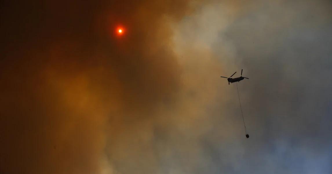 Incendios forestales hacen peligrar los compromisos climáticos de Chile, liberando toneladas de carbono a la atmósfera