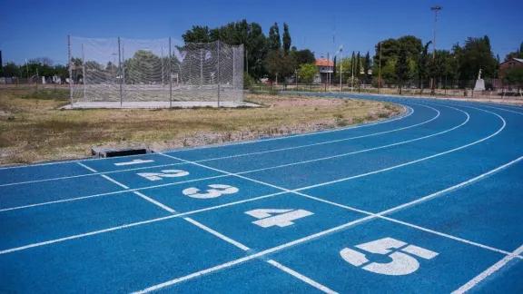Grave agresión a profesores municipales en la pista de atletismo de Plottier