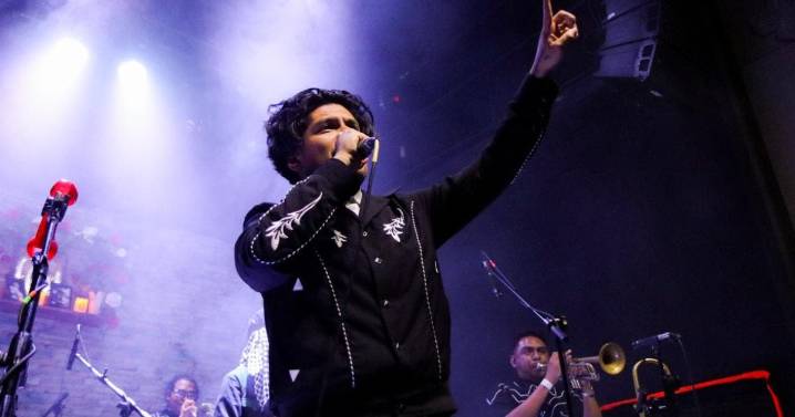 Walter Esaú presentó ‘El Cantante’ en el Foro Indie Rocks