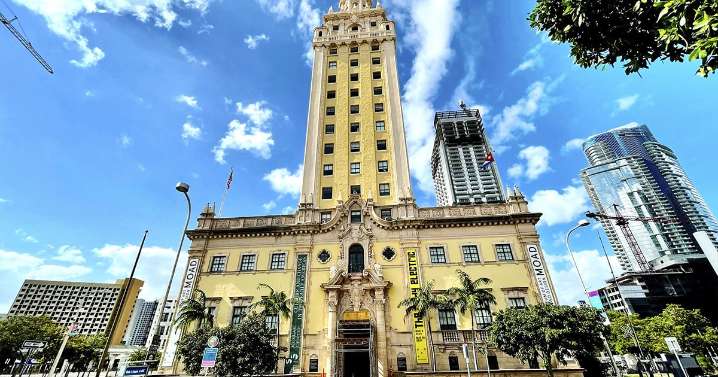 Renace la Torre de la Libertad: Símbolo de los exiliados cubanos reabre como museo en Miami
