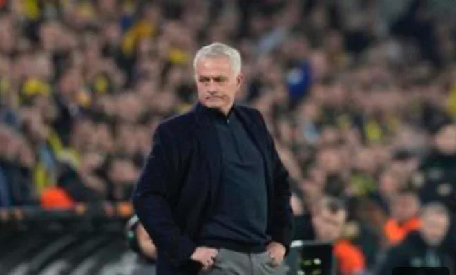 José Mourinho fue despedido del Fenerbahce