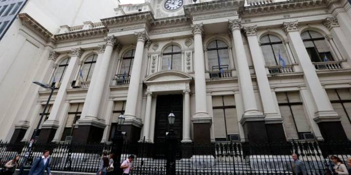 Argentina es uno de los países con menores reservas de la región, según un informe privado