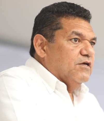Javier May impulsa proyectos carreteros