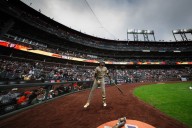 Padres’ win over Giants lifts them into tie with Dodgers atop NL West