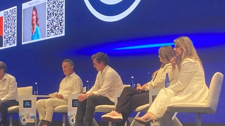 Gustavo Bolívar dejó esperando a los empresarios en el Congreso de la Andi. No asistió al debate de precandidatos presidenciales