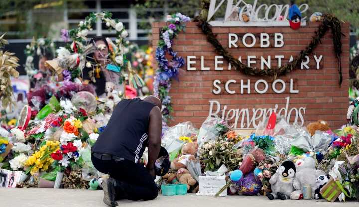 Esperan más revelaciones detrás del tiroteo en escuela en Texas