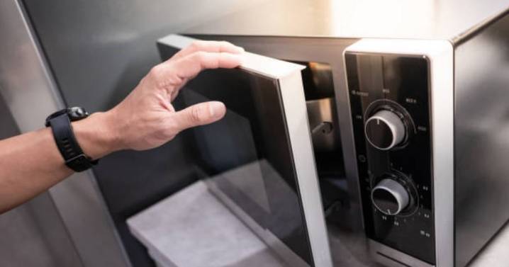 Millions of UK households told not to put tupperware in microwaves