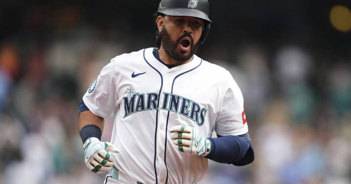 Suárez hits 3-run homer and Mariners beat Padres 4