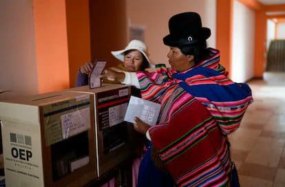 Bolivia va a un balotaje tras elecciones que ponen fin a dos décadas de gobiernos izquierdistas