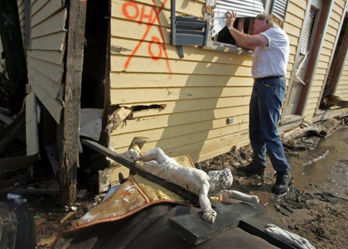ABC's Robin Roberts retraces her post-Hurricane Katrina journey back to hometown