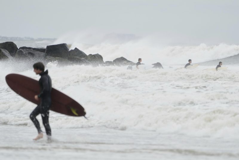 Strong winds and waves batter Nantucket, Martha's Vineyard as Hurricane Erin moves out to the sea