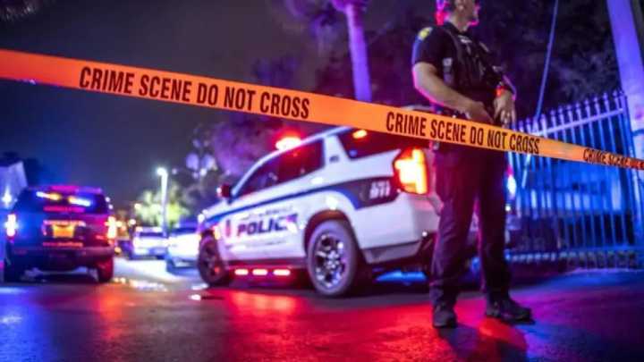 Adolescente mata a sus padres en su casa de Florida y se entrega a la policía