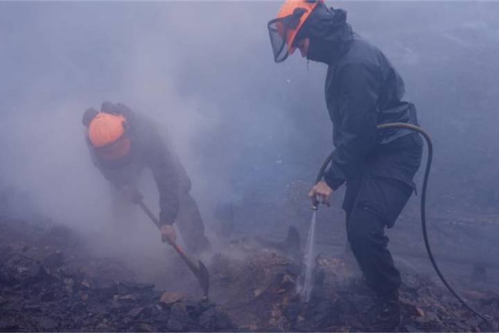 Mount Underwood fire grows as fire intensity slows