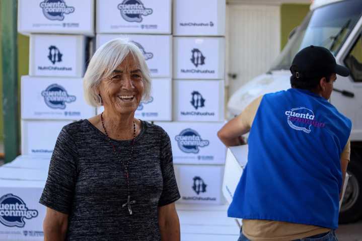 Entrega Estado apoyos alimentarios en zona afectada por lluvias