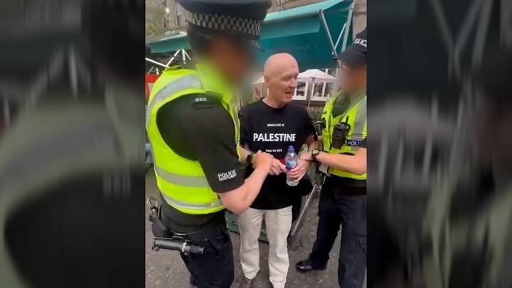 Así ha sido el momento en que la policía británica detuvo al cineasta británico Paul Laverty en Edimburgo