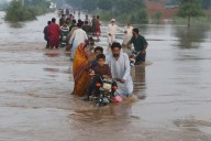 Las inundaciones de las últimas horas elevan los muertos a más de 800 en Pakistán