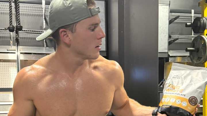 HMB Creatine Review (2025): Benefits, Performance, and Is It Worth the Price?