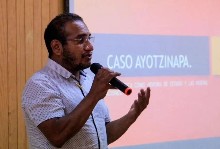 Renuncia el abogado Vidulfo Rosales al caso de los 43 de Ayotzinapa