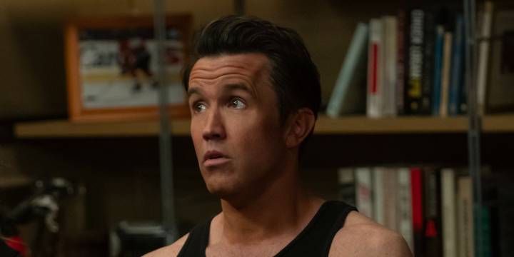 It's Always Sunny Season 17 Hints At Mac & Dennis Romance