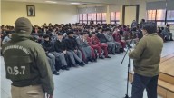 Carabineros busca prevenir hechos violentos con charlas en colegios