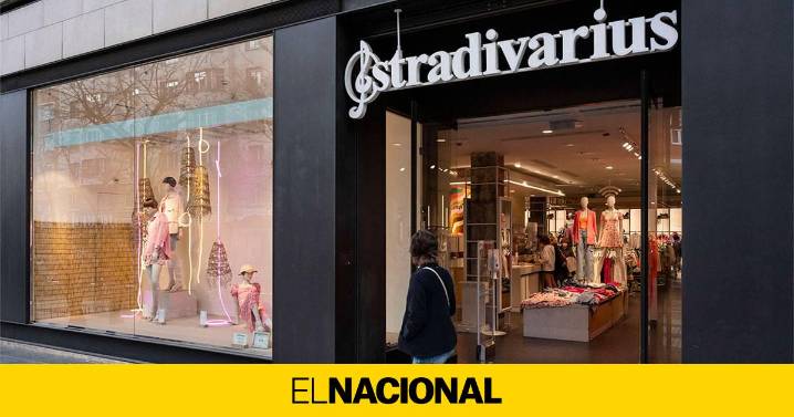 Este top de Stradivarius es el básico con encaje que querrás repetir en bucle