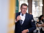 Premier defends wildfire response in Denare Beach