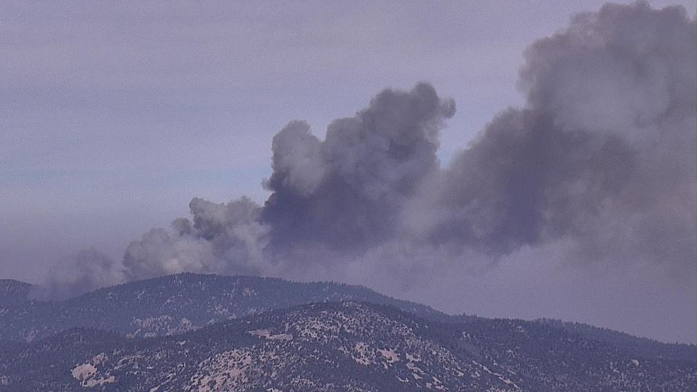 Gold Fire breaks out north of Big Bear Lake