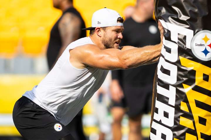 Pittsburgh Steelers pass rusher saves the day playing unexpected position after injury